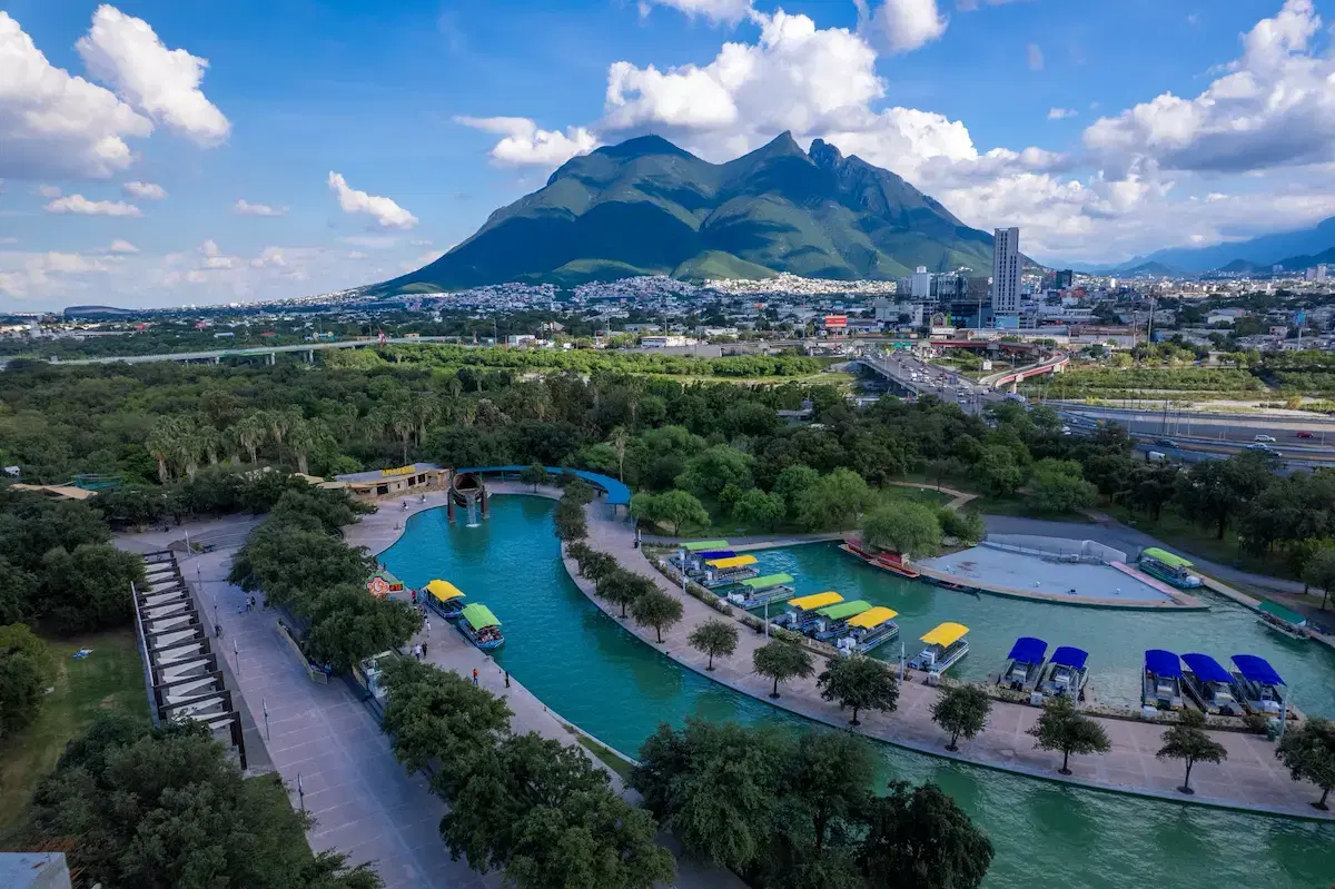 متنزه فونديدورا (Parque Fundidora)